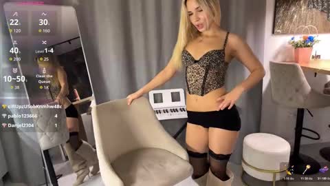 Snapshot of sexy_katze chatting on February 19, 8:49 pm Kate online show from February 19, 8:49 pm