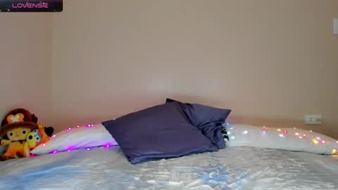 Snapshot of sexy_kimberlyxx chatting on November 12, 5:52 am BABY KIMMY 3 online show from November 12, 5:52 am