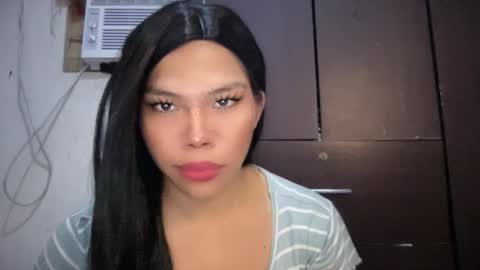Nicole online show from May 22, 2:55 pm