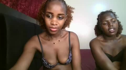 Snapshot of sexy_maya2 chatting on July 23, 10:19 pm sexy_maya2 online show from July 23, 10:19 pm