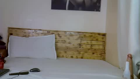 SEXY MOMAH online show from February 19, 7:37 am