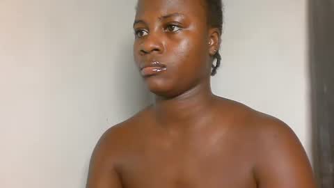 Snapshot of sexy_petitqueen chatting on February 26, 4:11 am sexy_petitqueen online show from February 26, 4:11 am