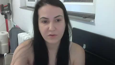 Snapshot of sexy_slimm25 chatting on February 20, 9:31 pm Slimm online show from February 20, 9:31 pm