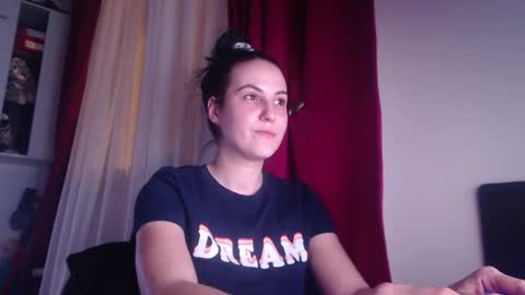 Snapshot of sexy_slimm25 chatting on March 8, 5:01 pm Slimm online show from March 8, 5:01 pm