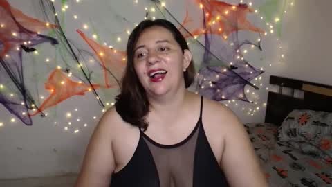 janel online show from October 31, 4:02 am