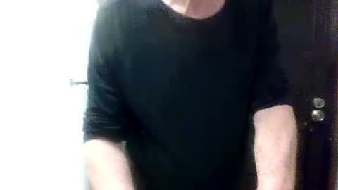 Snapshot of sexy_white_daddy chatting on April 29, 9:13 am Daddy online show from April 29, 9:13 am