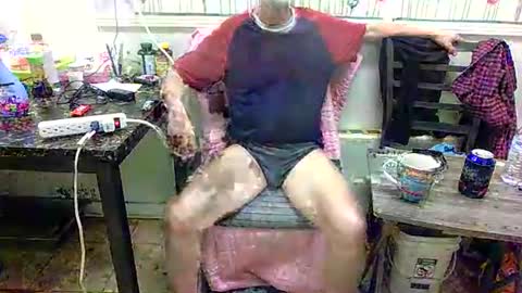 Snapshot of sexy_white_daddy chatting on April 30, 6:03 pm Daddy online show from April 30, 6:03 pm