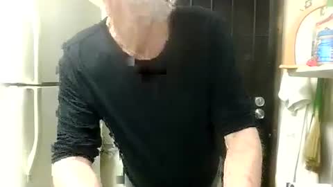 Snapshot of sexy_white_daddy chatting on May 2, 2:00 pm Daddy online show from May 2, 2:00 pm