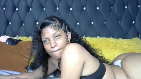 Snapshot of sexy_zainaa chatting on April 17, 7:28 pm sexy_zainaa online show from April 17, 7:28 pm