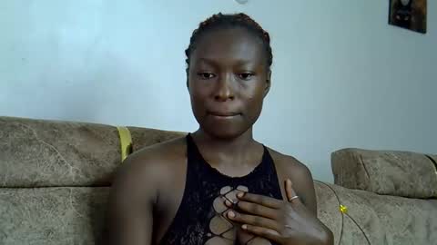 Snapshot of sexy_zola chatting on April 25, 9:45 am Im Zola online show from April 25, 9:45 am