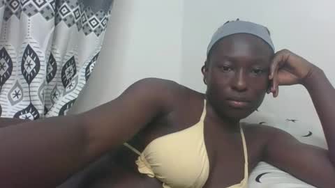 Snapshot of sexy_zola chatting on April 29, 6:47 pm Im Zola online show from April 29, 6:47 pm