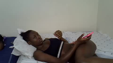Snapshot of sexy_zola chatting on May 17, 6:33 am Im Zola online show from May 17, 6:33 am
