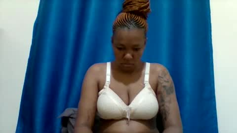 sexyapple2002 online show from April 9, 3:06 am