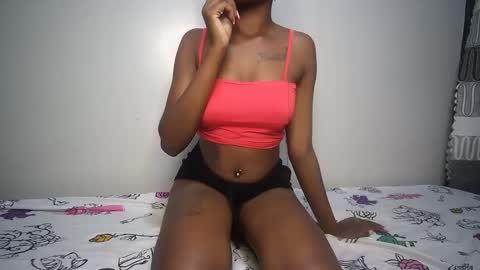 Snapshot of sexyasspetitte_ chatting on February 5, 9:18 pm sexyasspetitte_ online show from February 5, 9:18 pm