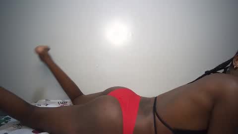 Snapshot of sexyasspetitte_ chatting on February 7, 10:52 pm sexyasspetitte_ online show from February 7, 10:52 pm