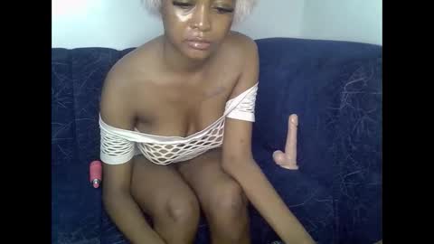 Snapshot of sexyasspetitte_ chatting on May 23, 12:27 am sexyasspetitte_ online show from May 23, 12:27 am