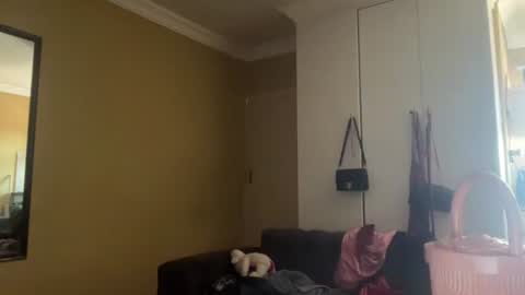 Snapshot of sexyasszeeee chatting on June 16, 10:29 am sexyasszeeee online show from June 16, 10:29 am