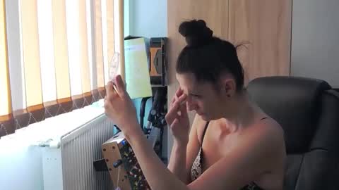 Snapshot of sexybeeaa chatting on May 26, 7:37 am SexyBea online show from May 26, 7:37 am