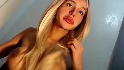 Seraphina Blaze online show from February 12, 9:10 am