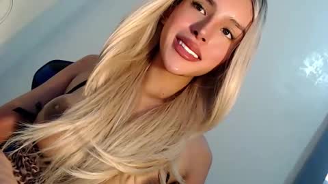 Seraphina Blaze online show from February 15, 5:41 am