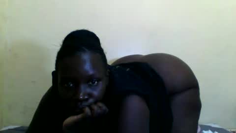 Snapshot of sexyblackberry7 chatting on February 5, 5:30 am MAUREEN online show from February 5, 5:30 am
