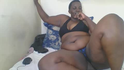 Snapshot of sexyblackberry7 chatting on April 25, 2:14 pm MAUREEN online show from April 25, 2:14 pm