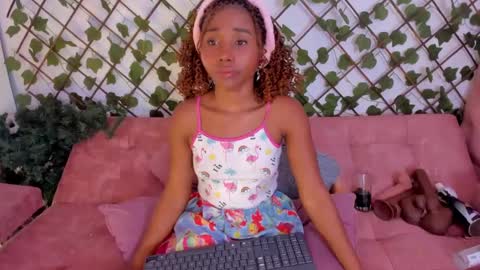 Snapshot of sexybrunnetem chatting on October 13, 4:56 am sofia online show from October 13, 4:56 am
