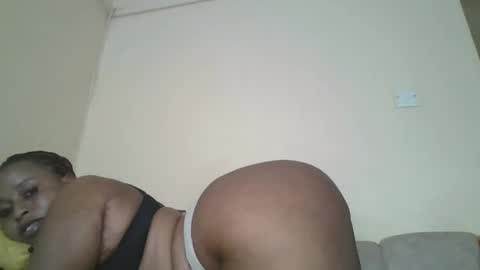 sexybuttie01 online show from April 11, 9:13 am