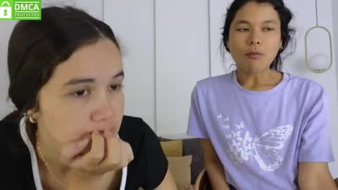 Snapshot of sexychanell_18 chatting on April 30, 1:39 pm chanell and yina online show from April 30, 1:39 pm
