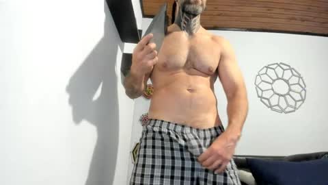 Snapshot of sexycolombian2022 chatting on April 27, 2:04 pm Antonioylola online show from April 27, 2:04 pm