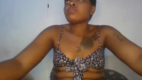 Snapshot of sexydee101436 chatting on February 14, 1:13 am sexydee101436 online show from February 14, 1:13 am