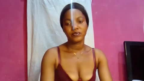 Snapshot of sexydoll32 chatting on April 2, 3:31 pm sexydoll32 online show from April 2, 3:31 pm