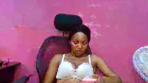 Snapshot of sexydoll32 chatting on April 6, 7:59 pm sexydoll32 online show from April 6, 7:59 pm