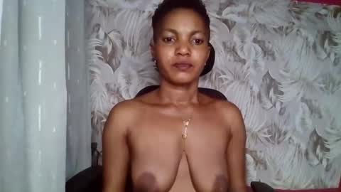 Snapshot of sexydoll32 chatting on April 27, 3:15 am sexydoll32 online show from April 27, 3:15 am
