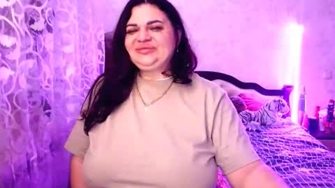 Snapshot of sexydollywoman chatting on April 1, 6:38 pm sexydollywoman online show from April 1, 6:38 pm