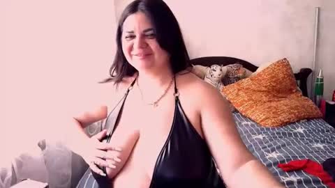 Snapshot of sexydollywoman chatting on April 9, 11:04 am sexydollywoman online show from April 9, 11:04 am