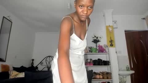 sexydotty382074 online show from May 8, 9:36 am