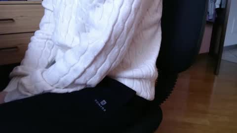 Snapshot of sexydream123 chatting on January 8, 10:28 am Sexydream123 online show from January 8, 10:28 am