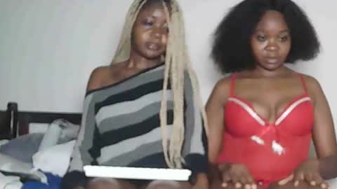 sexyebony283378 online show from April 16, 10:56 pm