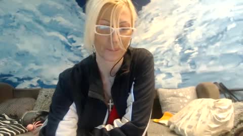 Snapshot of sexyeni chatting on January 26, 10:13 pm ENI pvt moan your name WHEN I M NOT online you tell me in SNAPCHAT deal yes add me... FREE TWITTER magiconline101...... online show from January 26, 10:13 pm