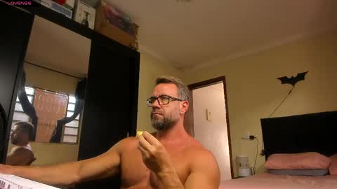 Snapshot of sexyflightz chatting on April 19, 1:43 pm chris online show from April 19, 1:43 pm