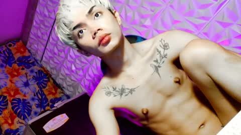 Snapshot of sexyhotbabe18 chatting on February 22, 9:48 pm sexyhotbabe18 online show from February 22, 9:48 pm