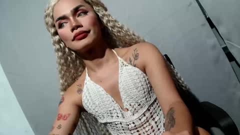 sexyhotbabe18 online show from March 23, 9:46 am