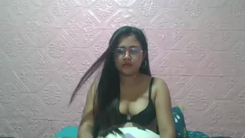 Snapshot of sexyjessa20 chatting on February 24, 3:48 am sexyjessa20 online show from February 24, 3:48 am