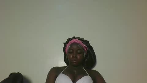 Snapshot of sexykitten201 chatting on May 14, 6:58 pm sexykitty online show from May 14, 6:58 pm