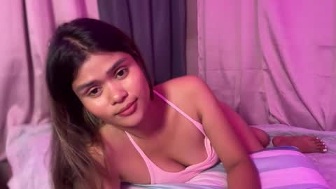 Snapshot of sexylady_pinayx chatting on April 9, 1:49 am Call me Bea online show from April 9, 1:49 am