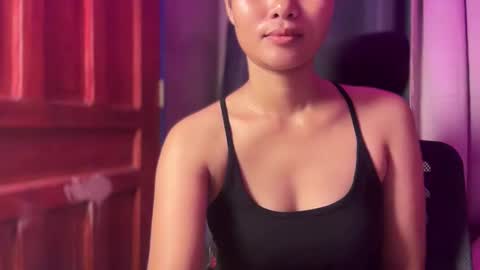 Snapshot of sexylady_pinayx chatting on April 16, 10:01 pm Call me Bea online show from April 16, 10:01 pm