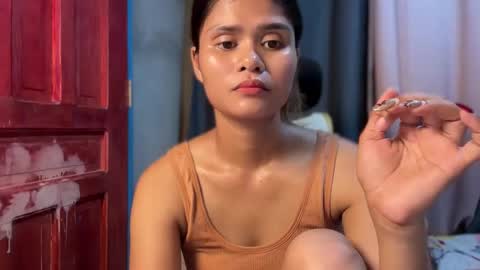 Snapshot of sexylady_pinayx chatting on June 9, 12:28 pm Call me Bea online show from June 9, 12:28 pm
