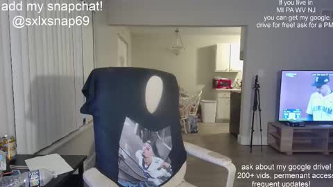 Snapshot of sexylax69 chatting on October 11, 12:43 am sexylax69 online show from October 11, 12:43 am