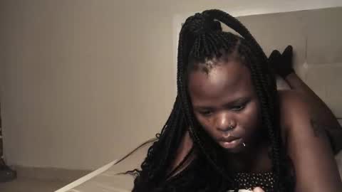 Snapshot of sexylily25 chatting on October 13, 3:06 am lily online show from October 13, 3:06 am